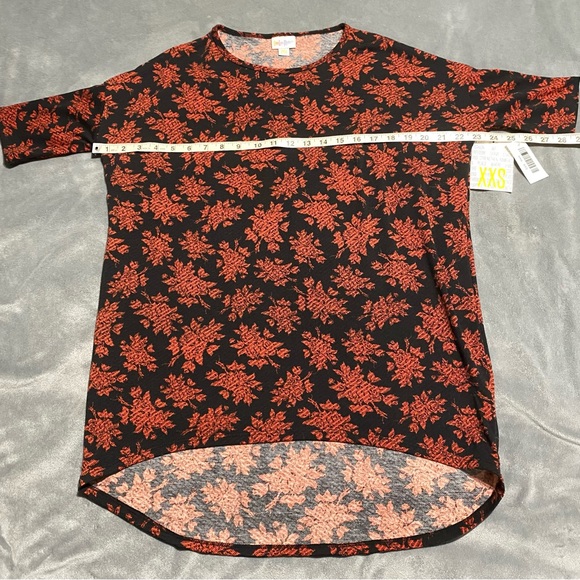 OVERSIZED SEE PICS CLOSET CLEAR OUT ON ALL LULAROE MAKE AN OFFER BUNDLE NWT XS - Picture 1 of 9